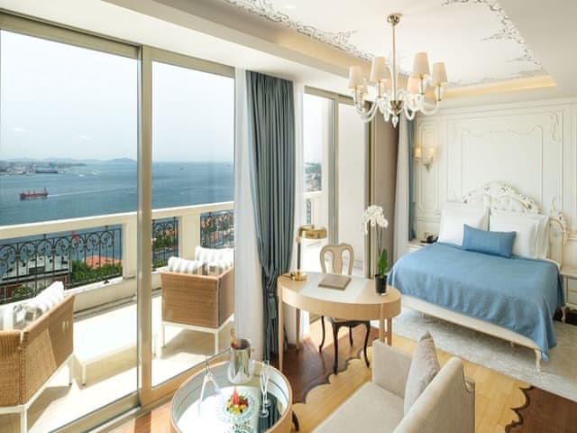 Terrace Suite with Bosphorus View Lounge Access