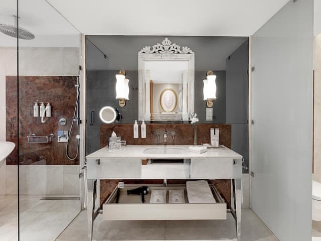 Superior Oda, Şehir Manzaralı