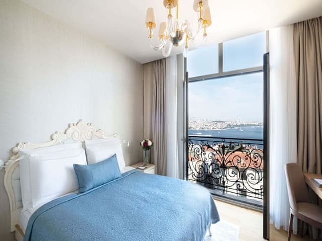 Executive Suite With Bosphorus View Lounge Access