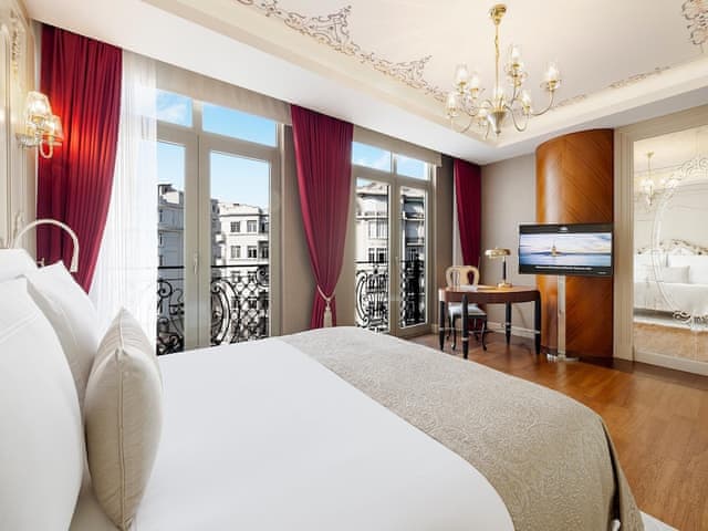 Deluxe Room with City view