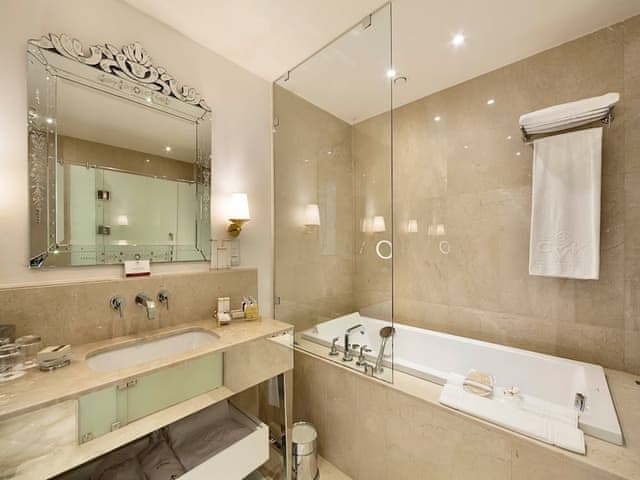 Superior Oda, Şehir Manzaralı