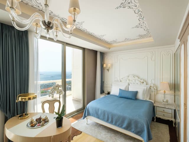 Terrace Suite with Bosphorus View Lounge Access