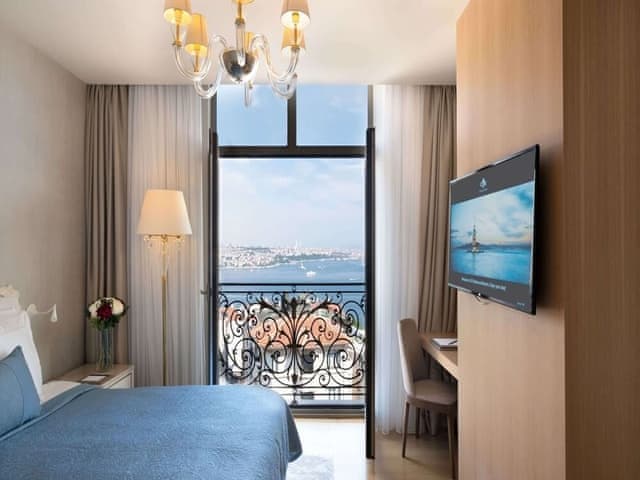 Executive Suite With Bosphorus View Lounge Access
