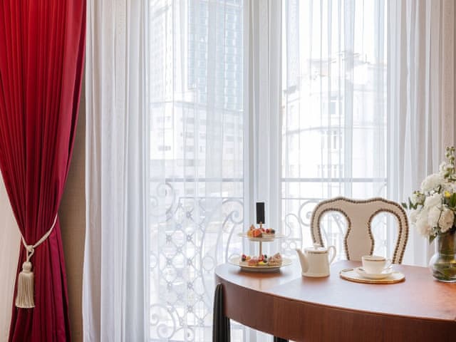 Superior Oda, Şehir Manzaralı