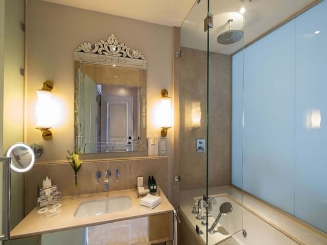 Executive Suite With Bosphorus View Lounge Access