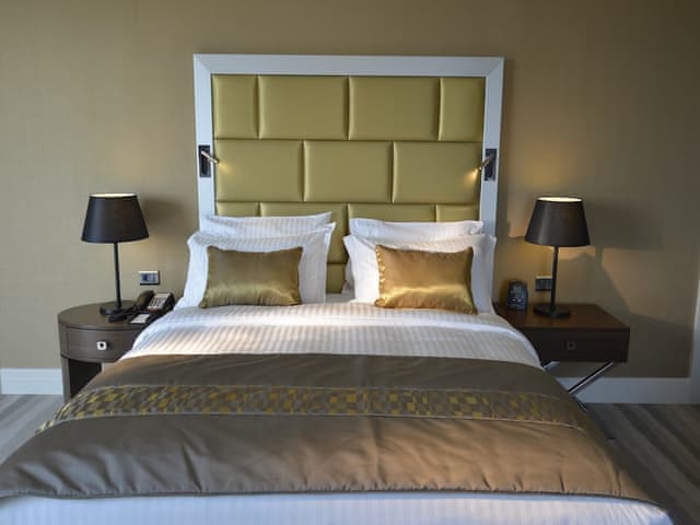 Deluxe Room, 1 King Bed, Kitchenette