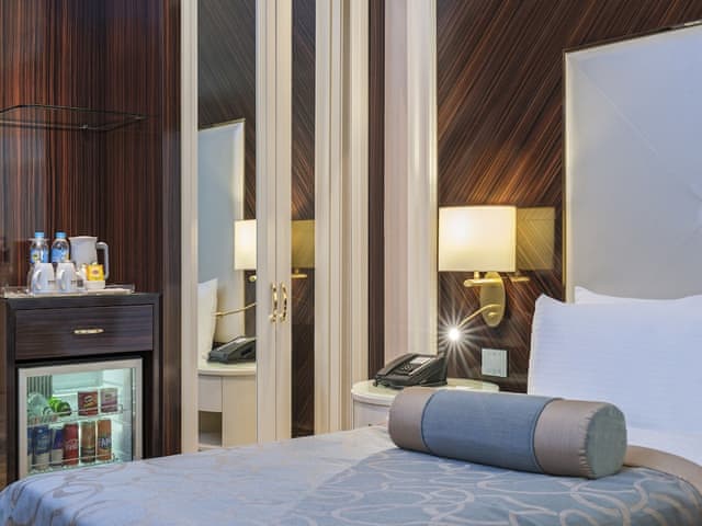 Junior Suite with Queen Size Bed