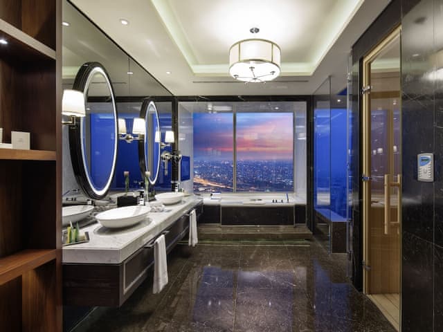 Premium Suite, 1 King Bed (Diplomat, Lounge Access)