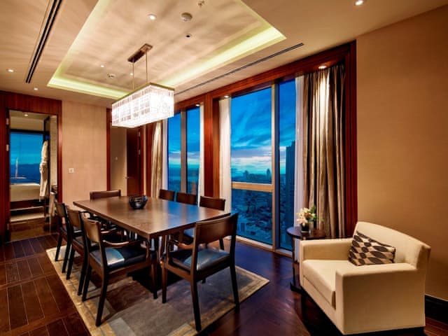 Premium Suite (Ambassador, Lounge Access)