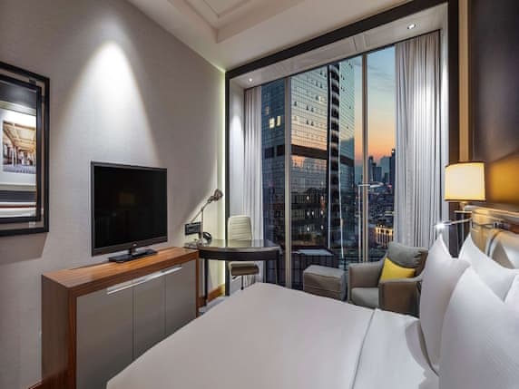 Family Room, Connecting Rooms