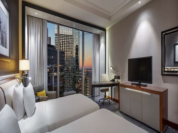 Family Room, Connecting Rooms