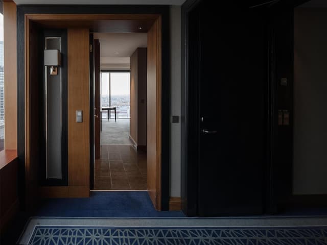 Family Room, Connecting Rooms