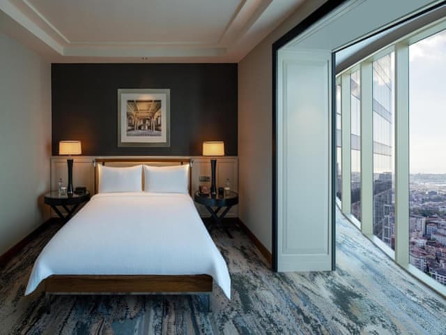 Executive Room, 1 King Bed, Corner