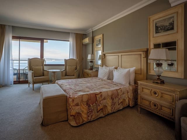 Deluxe Single Room City View