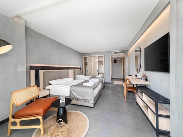 Superior Quadruple Room, Sea View (Large)