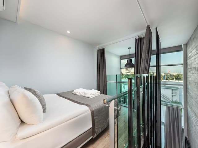 Premium Loft, 1 Queen Bed with Sofa bed