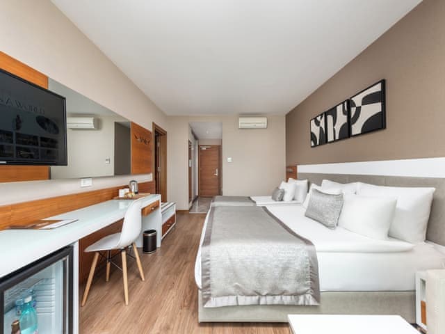 Family Room (for 5 Person)