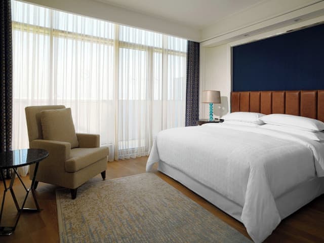 Deluxe Suite, 1 King Bed, Terrace