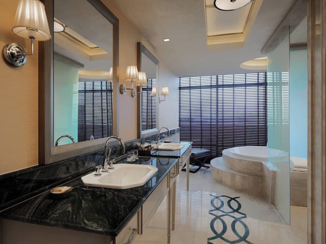 Presidential Suite, 1 King Bed, River View