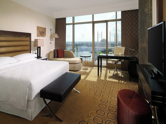 Club Room, 1 King Bed