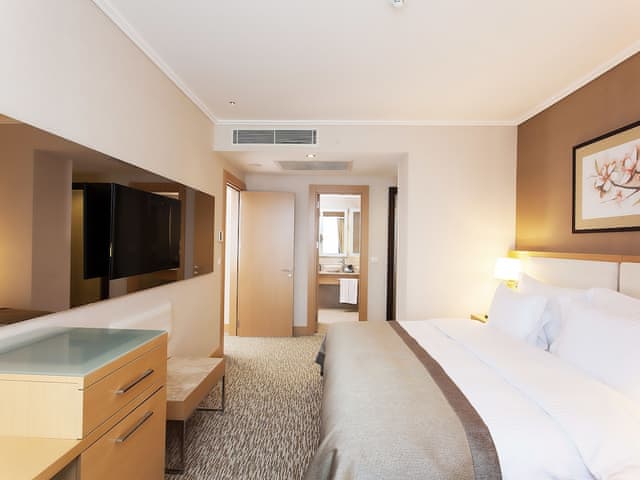 One Bedroom Apartment with City View