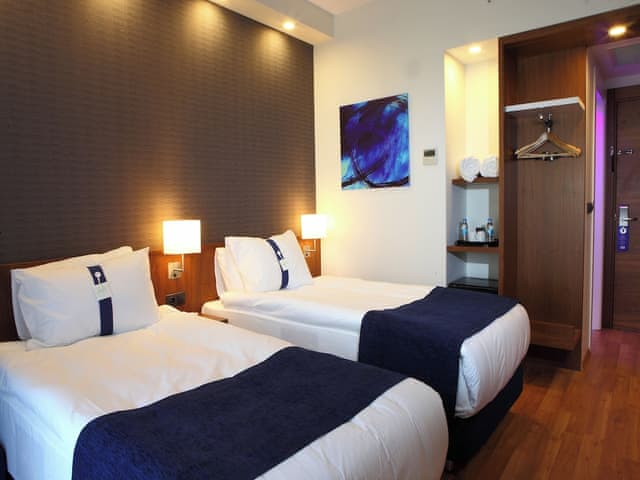 Standard Room, 2 Twin Beds (Free Breakfast)