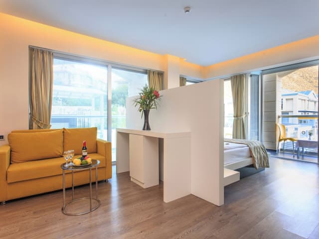 Superior Room, Jetted Tub