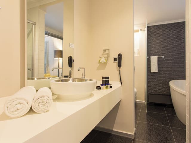 Superior Room, Jetted Tub