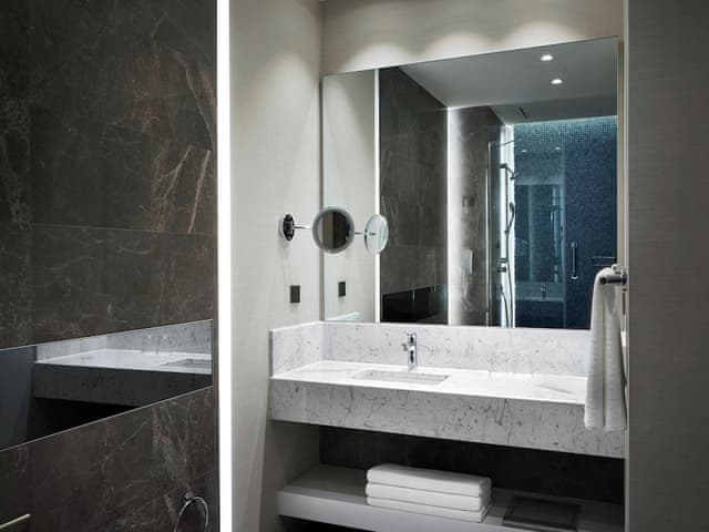 Deluxe Room, 2 Twin Beds, Sea View