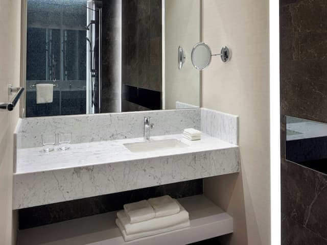 Deluxe Room, 1 King Bed, Sea View