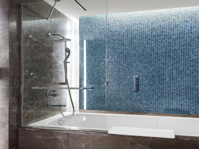 Deluxe Room, 2 Twin Beds, Sea View