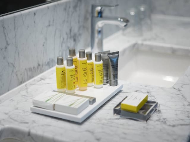 Executive Suite, 1 King Bed with Sofa bed, Corner (Lounge Access)