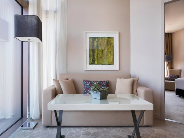 Executive Suite, 1 King Bed with Sofa bed, Corner (Lounge Access)