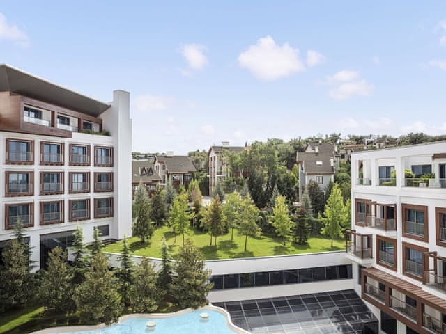 Superior Room, Balcony, Pool View
