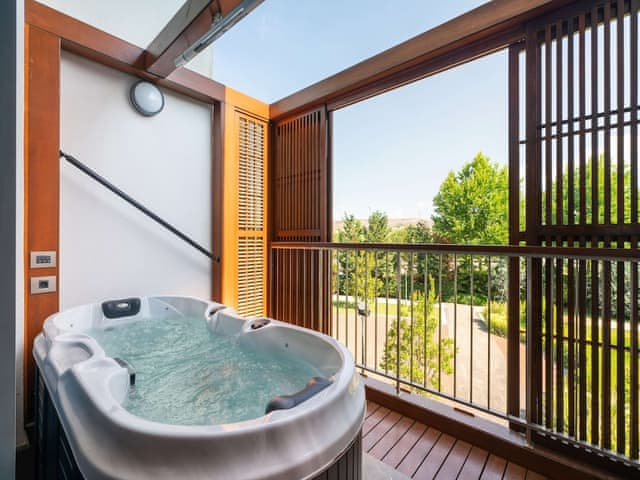 Suite, Jetted Tub (Loft)