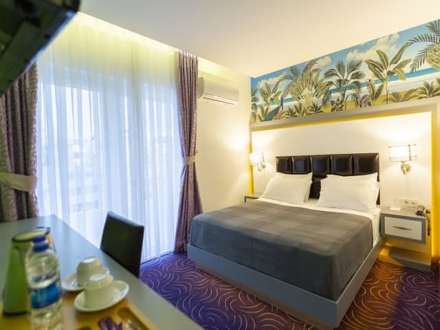 Grand Room, Sea View