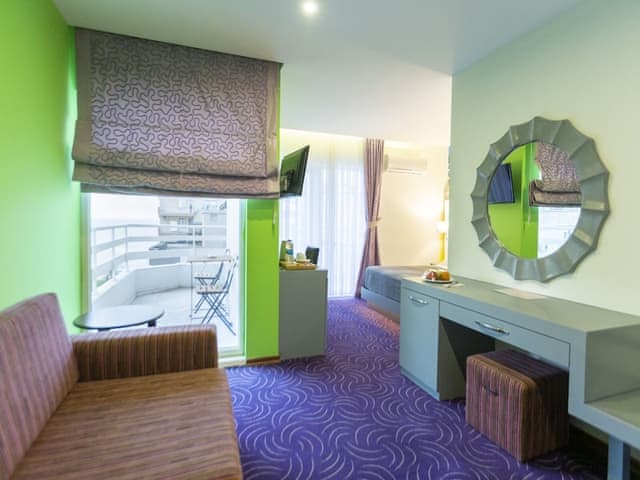 Grand Room, Sea View