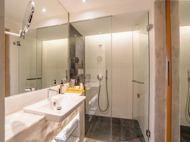 Room, City View (V Casual)