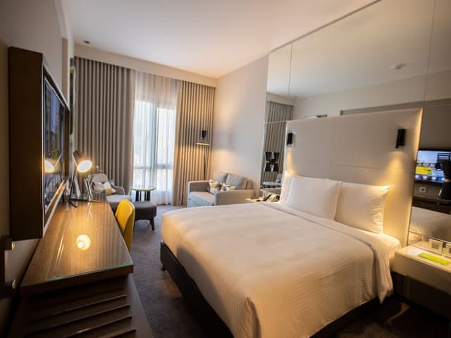 Room, 1 Queen Bed (Spacious Centro)