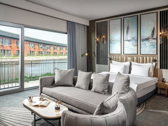 Panoramic Suite, 1 King Bed, Sea View