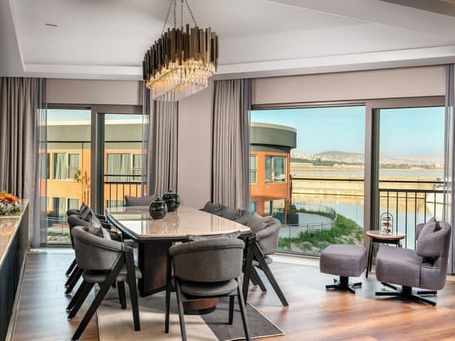 Panoramic Suite, 1 King Bed, Sea View