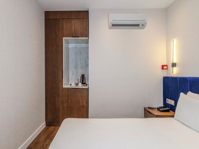 Economy Room, No Windows