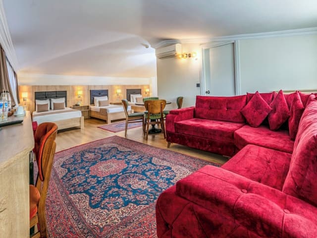 Junior Room, Multiple Beds, Non Smoking, Bathtub