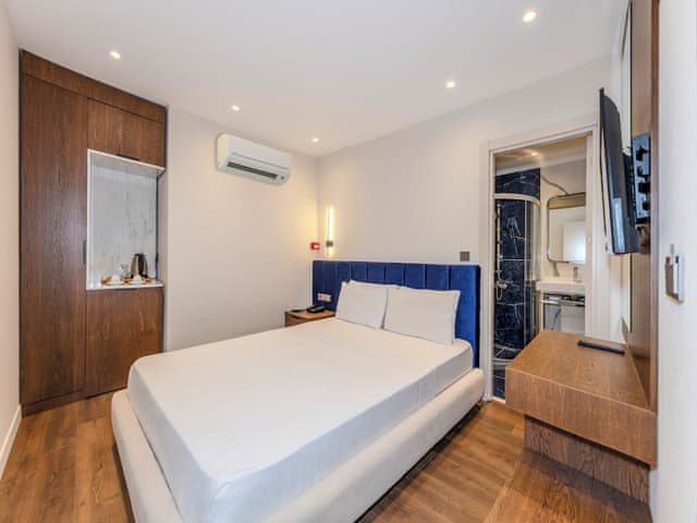 Economy Room, No Windows