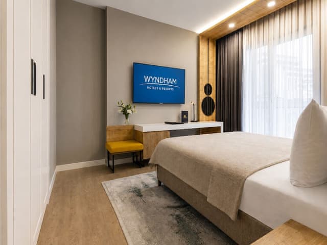 Junior Suite, 1 King Bed, Non Smoking