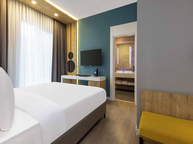 Superior Room, 1 King Bed