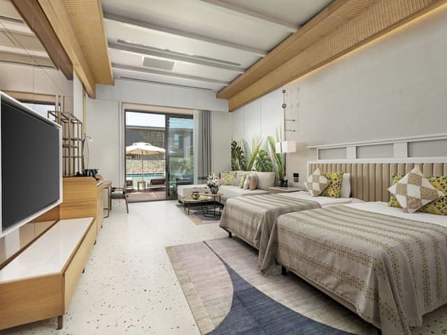 Lagoon Beach Swim-up