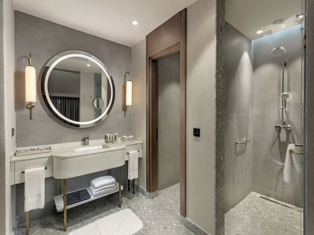 Family Roof Suite with Jacuzzi