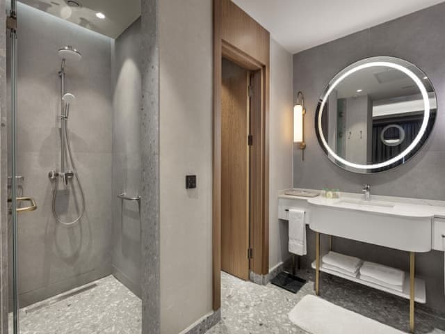 Family Room, Golf View