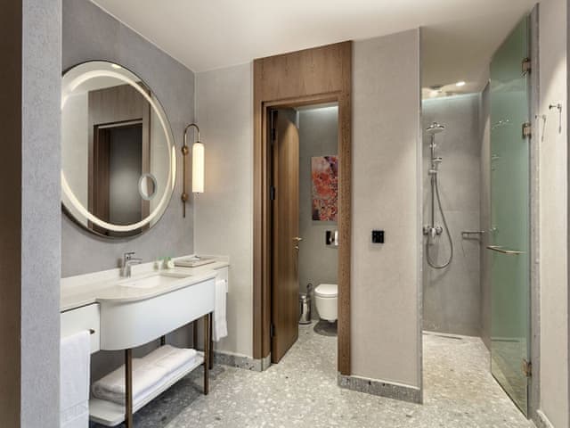 Family Room, Golf View